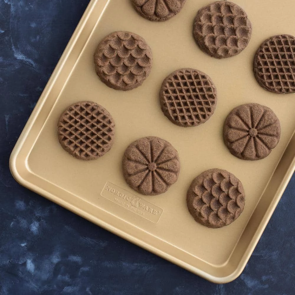 Naturals Non-Stick Baker'S Half Sheet by Nordic Ware 4 Naturals Non-Stick Baker'S Half Sheet by Nordic Ware - Image 4