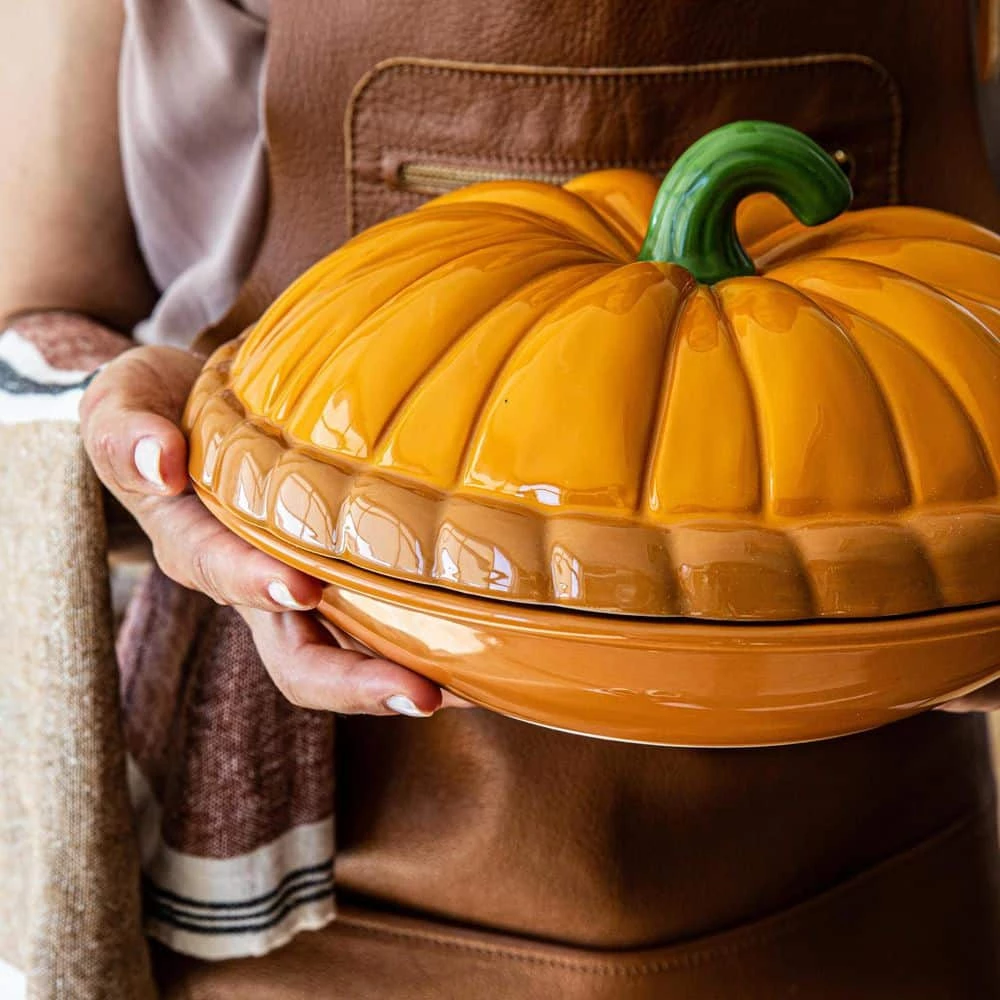 50 oz. Round Stoneware Pie Keeper with Pumpkin Lid by Over and Back 4 50 oz. Round Stoneware Pie Keeper with Pumpkin Lid by Over and Back - Image 4