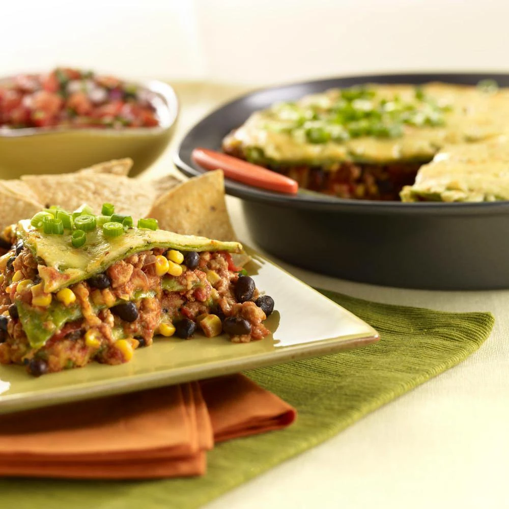 9-in. Round Oven Lovin' Round Cake Pan by Rachael Ray 3 9-in. Round Oven Lovin' Round Cake Pan by Rachael Ray - Image 3