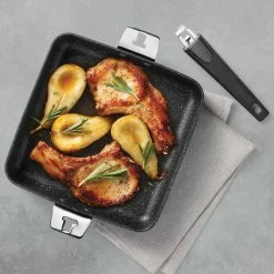 12.5 in. Pizza Pan/Flat Griddle with T-Lock Detachable Handle by Starfrit 15 12.5 in. Pizza Pan/Flat Griddle with T-Lock Detachable Handle by Starfrit -Cheap Bakeware Store starfrit pizza pans 034714 004 0000 31 1000