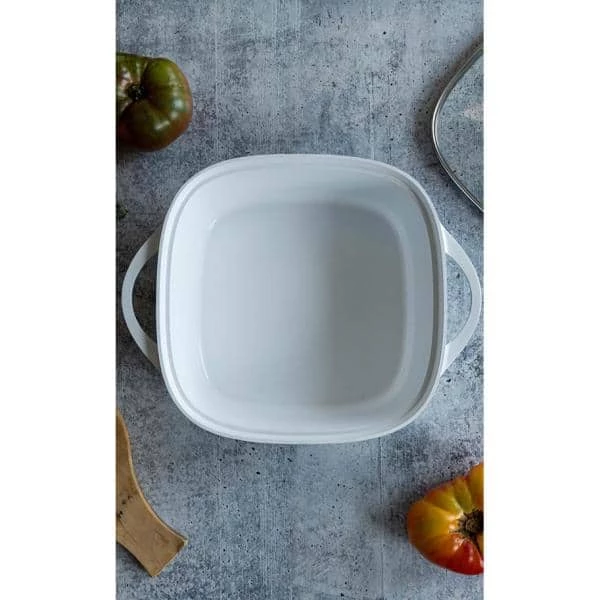 3.2 qt. White Cast Aluminum Roaster with Lid by Corningware 10 3.2 qt. White Cast Aluminum Roaster with Lid by Corningware - Image 10